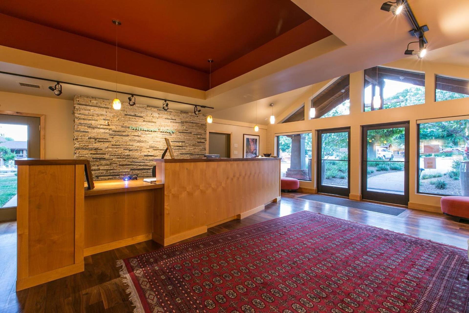 Driftwood Lodge photo 17