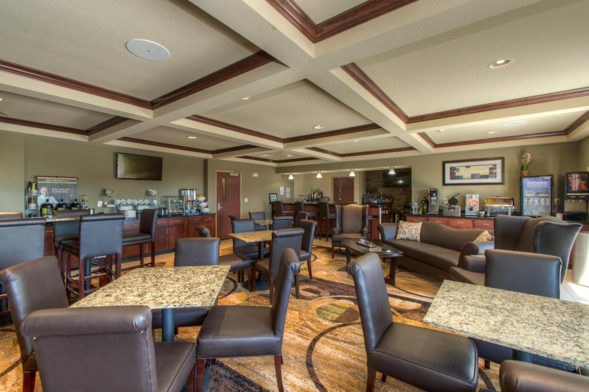 Cobblestone Inn & Suites - Holyoke photo 15