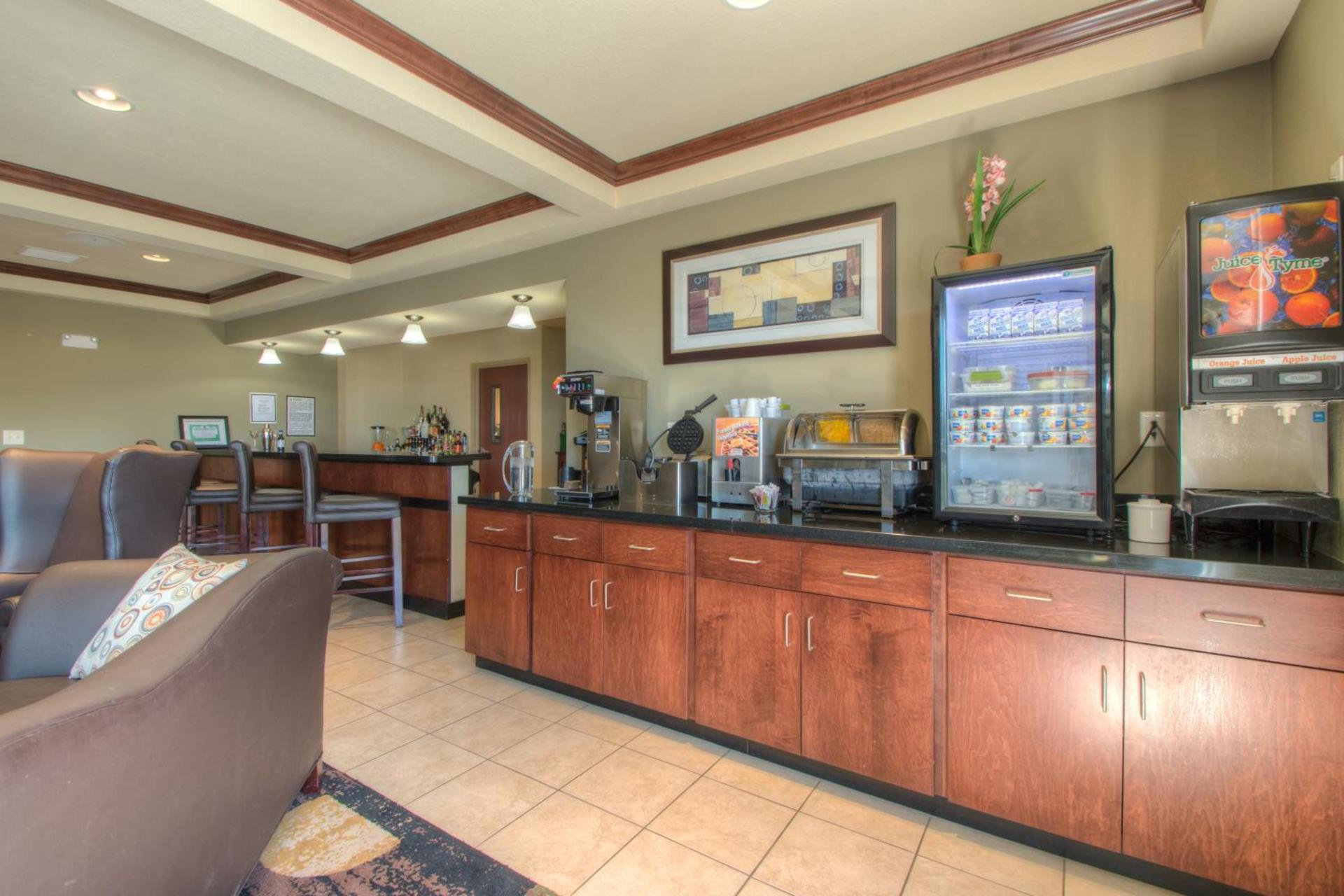 Cobblestone Inn & Suites - Holyoke photo 3