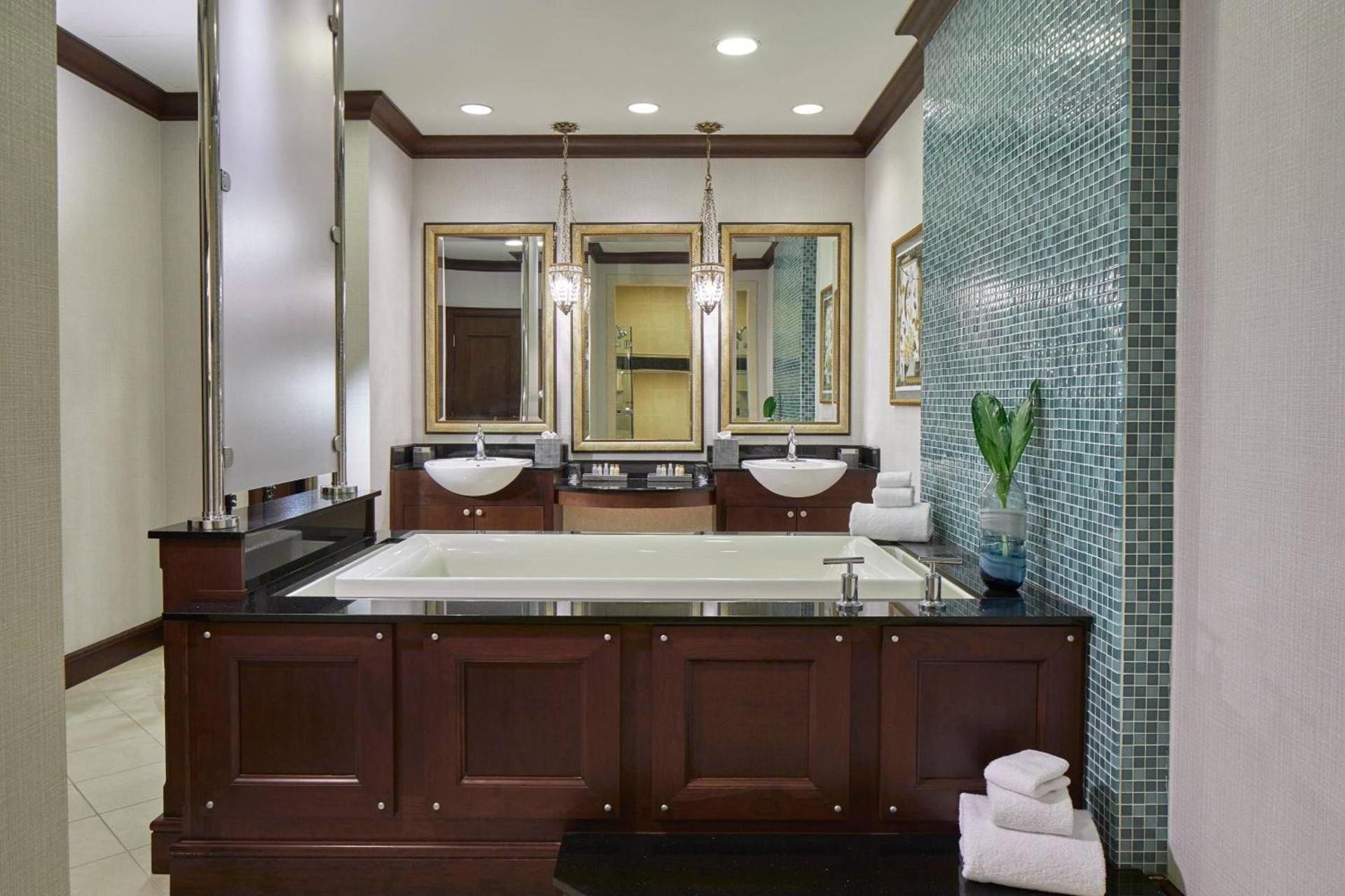 Renaissance Montgomery Hotel & Spa at the Convention Center photo 26
