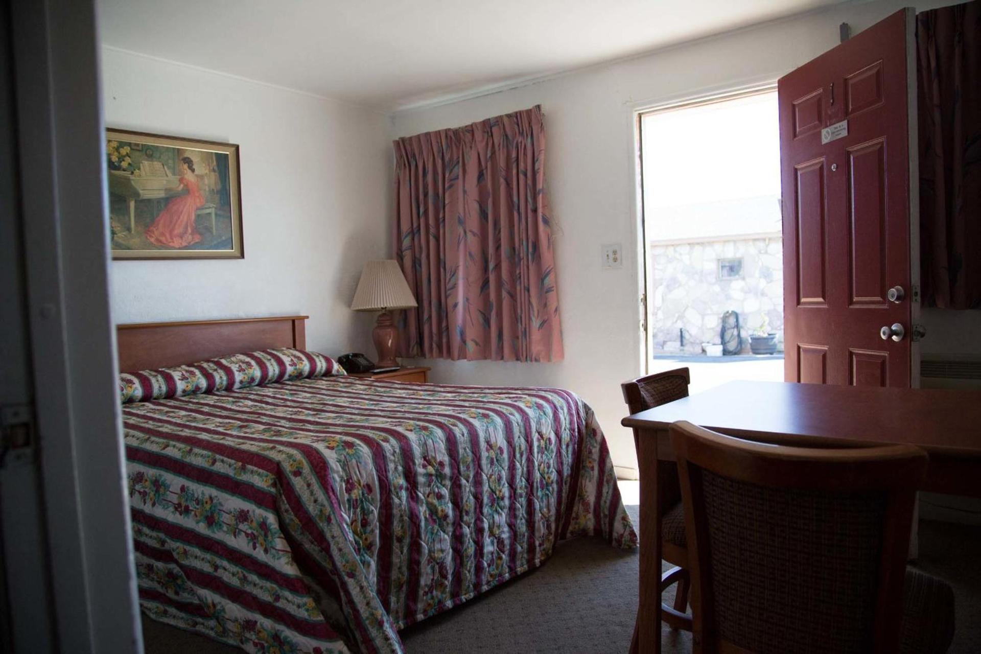 Boron Motel photo 18