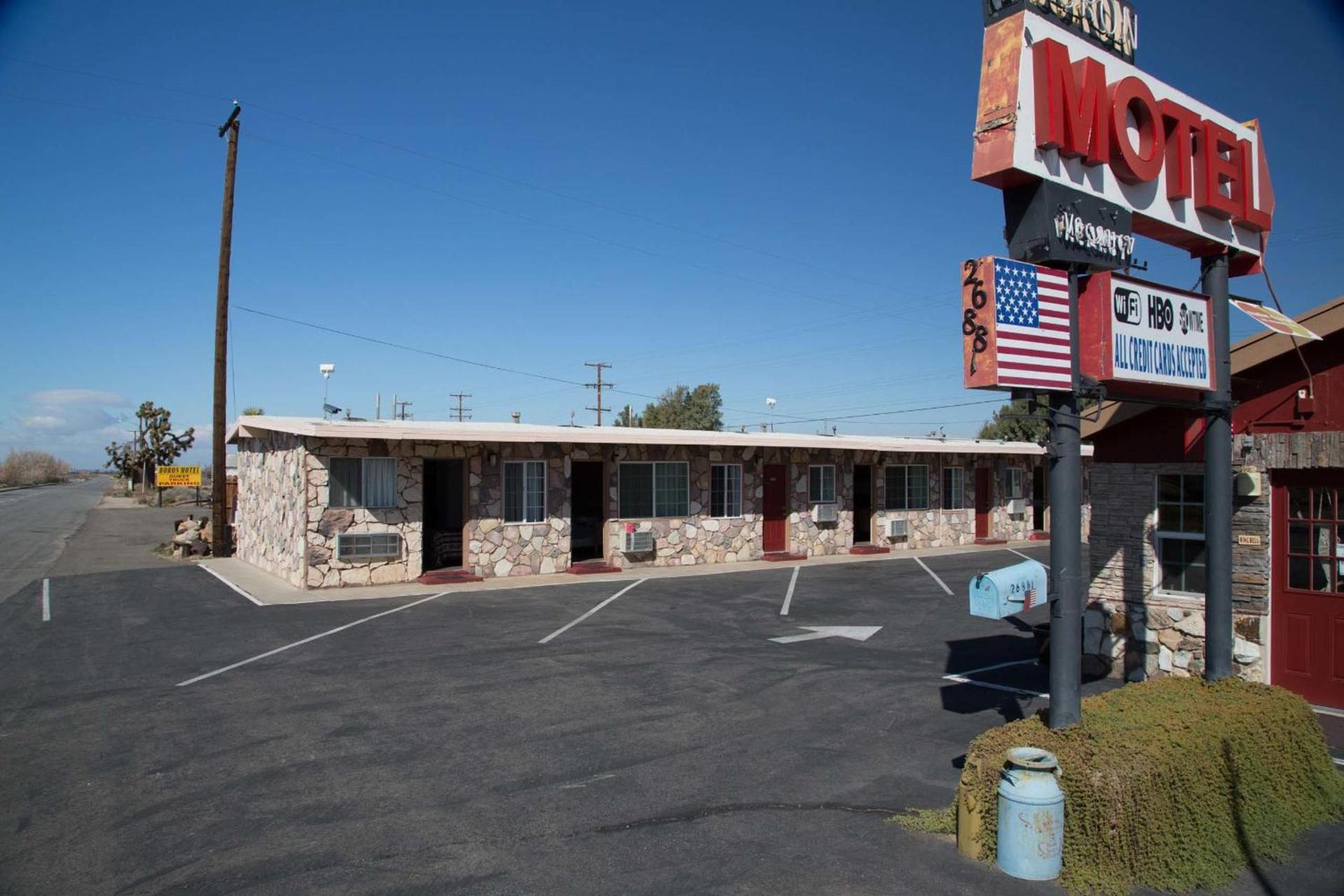 Boron Motel photo 1