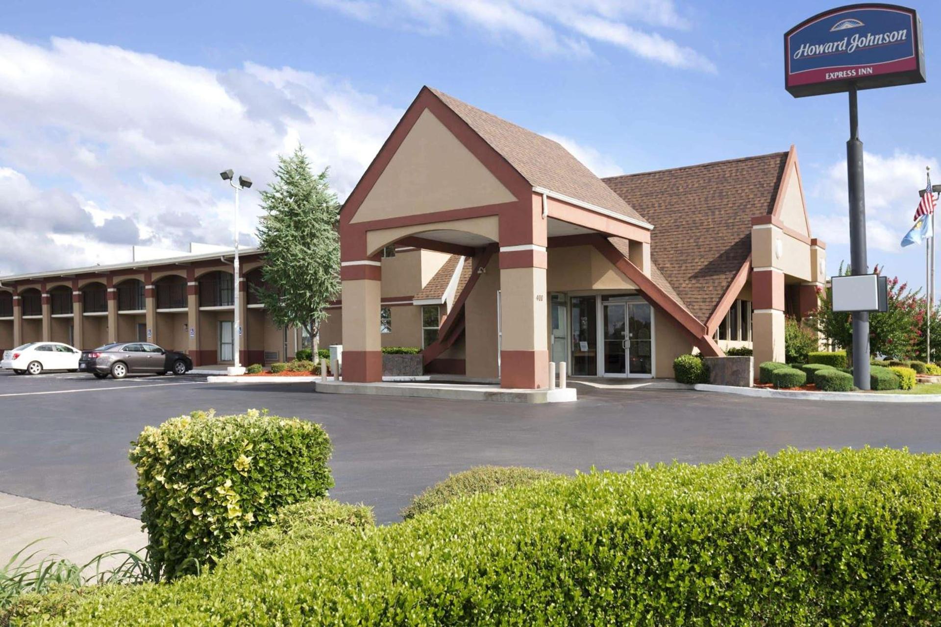 Howard Johnson by Wyndham Oklahoma City OKC Airport, Fairgrounds, I40 — hotel in Oklahoma City