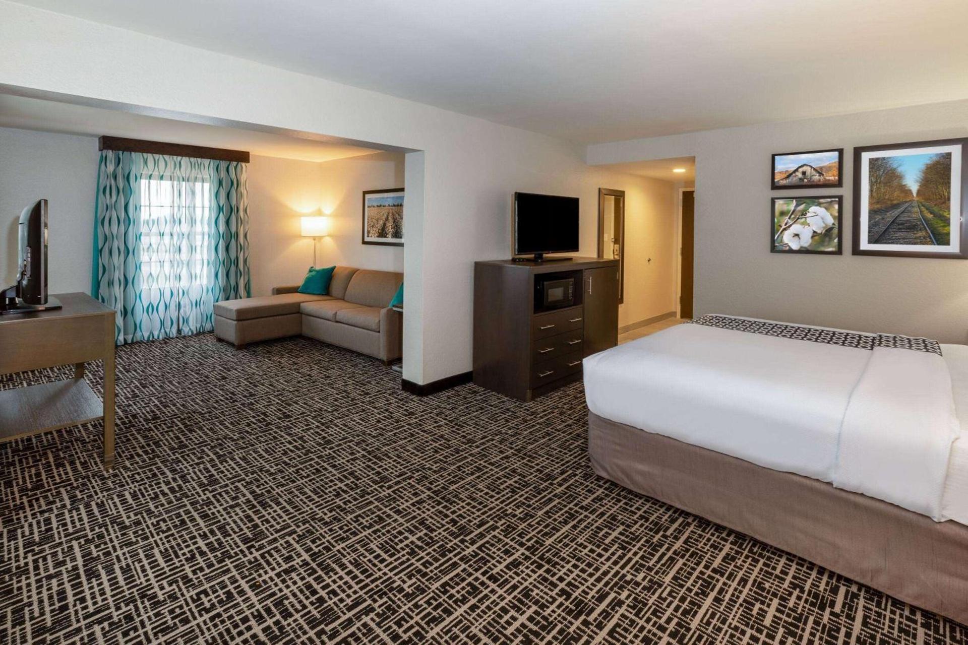 La Quinta by Wyndham Jonesboro photo 24