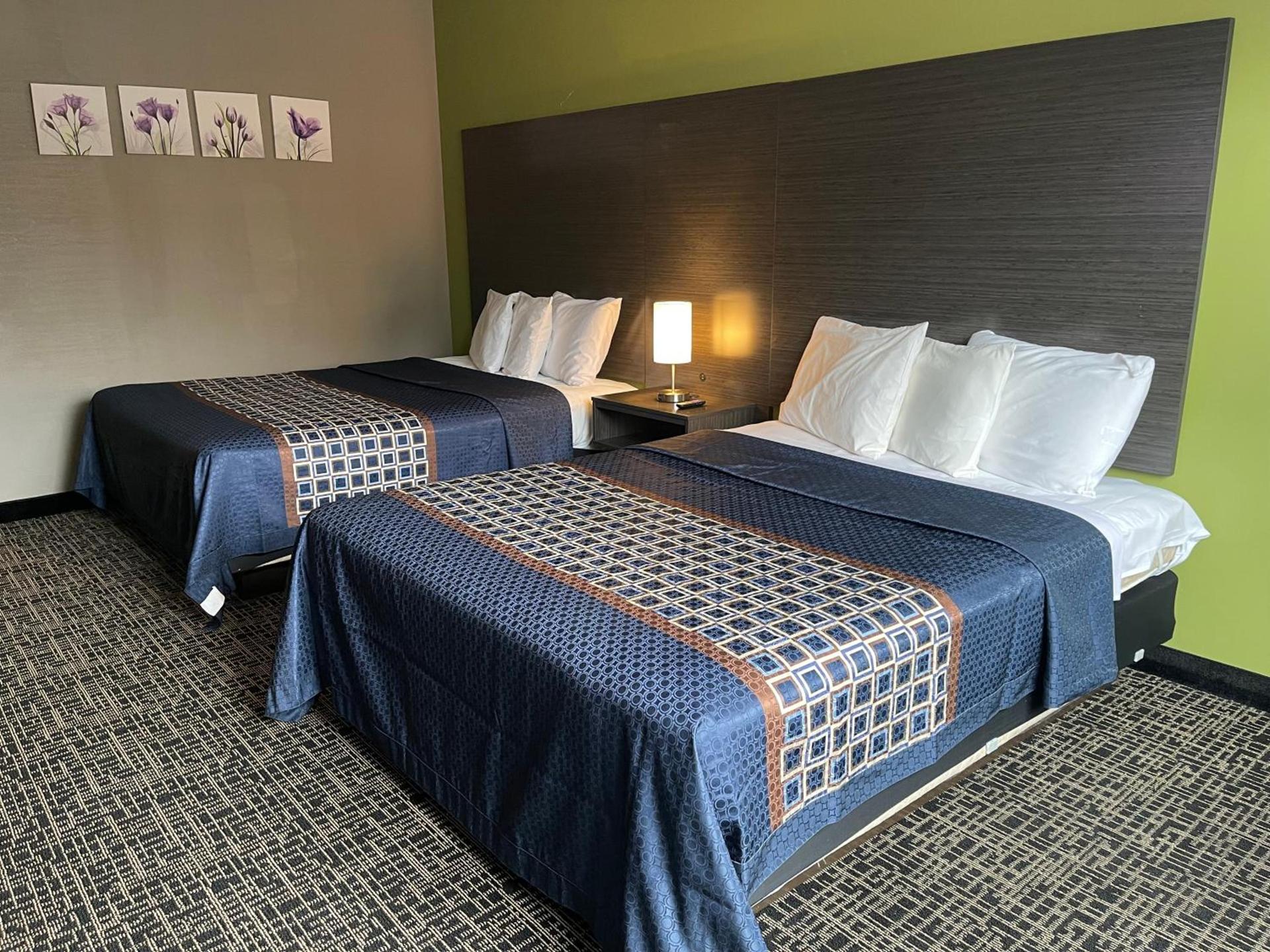 Wingate by Wyndham Lake George photo 3