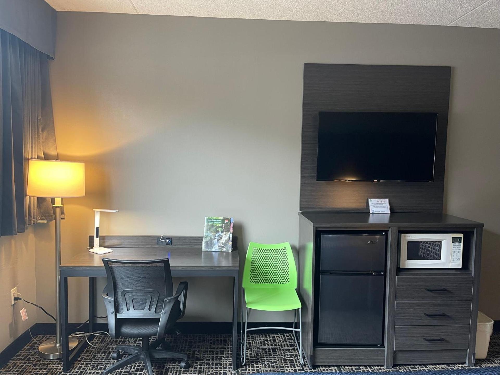 Wingate by Wyndham Lake George photo 46
