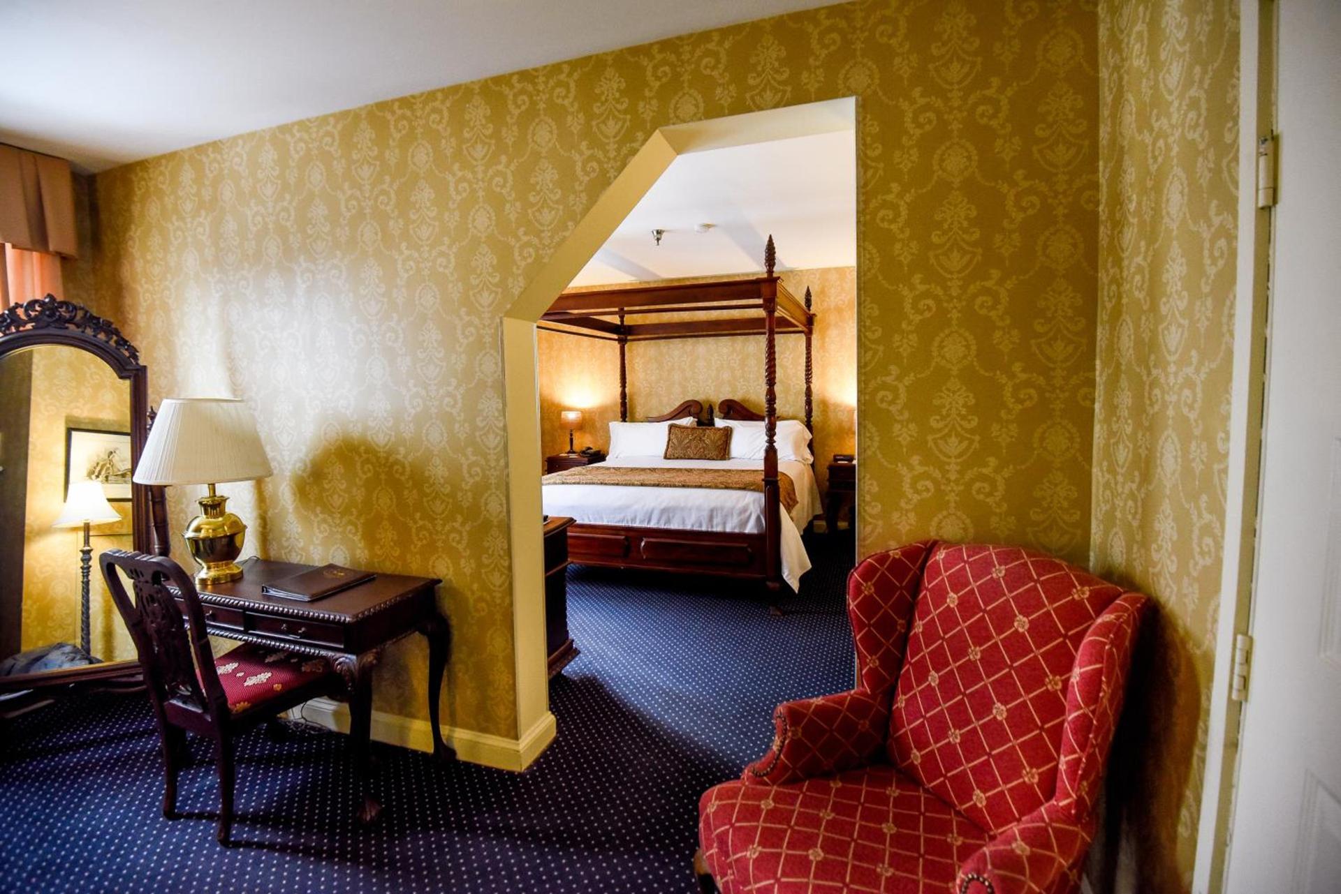 The Inn at Saratoga photo 22