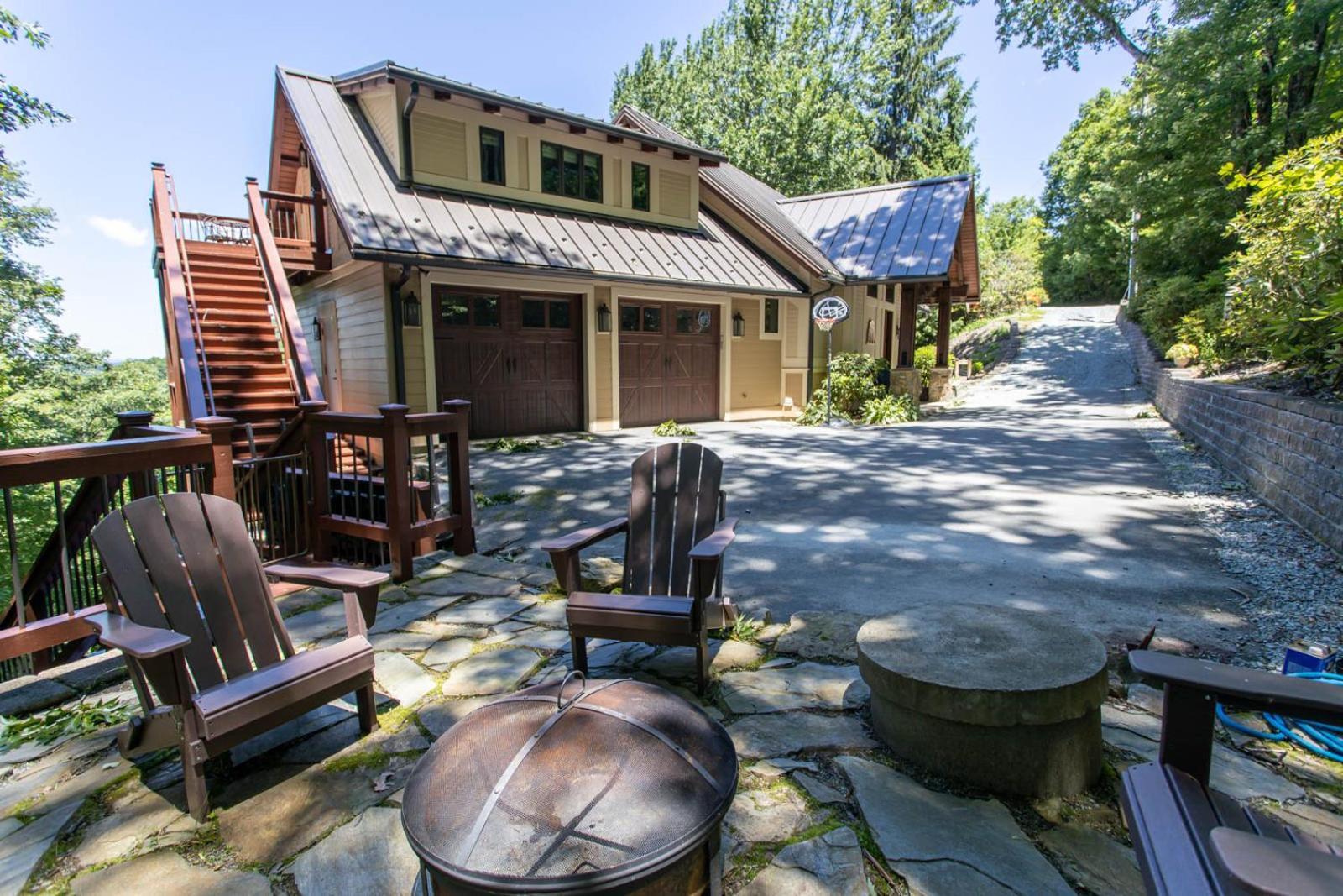 Lucky Bear Lodge photo 30