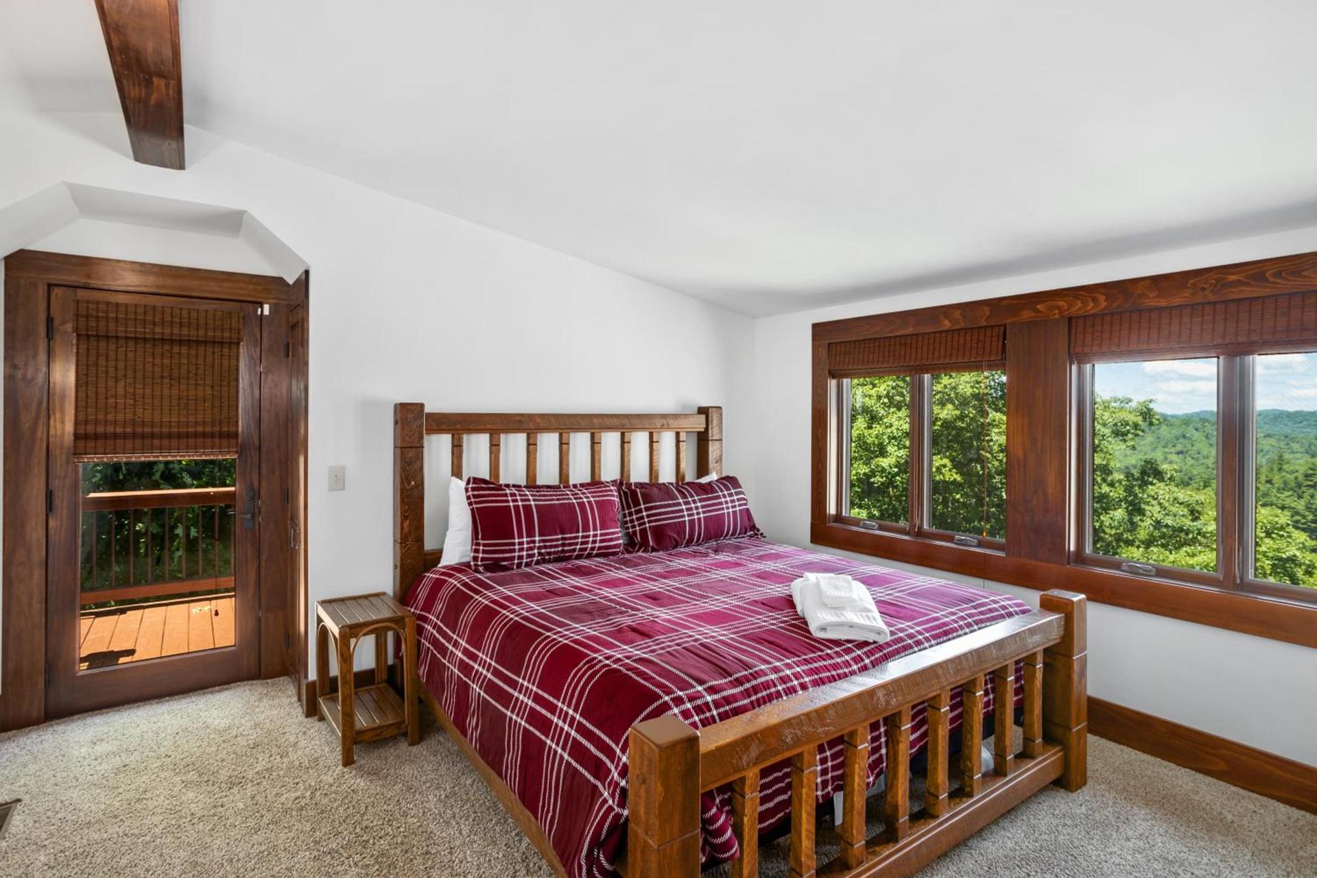 Lucky Bear Lodge photo 2