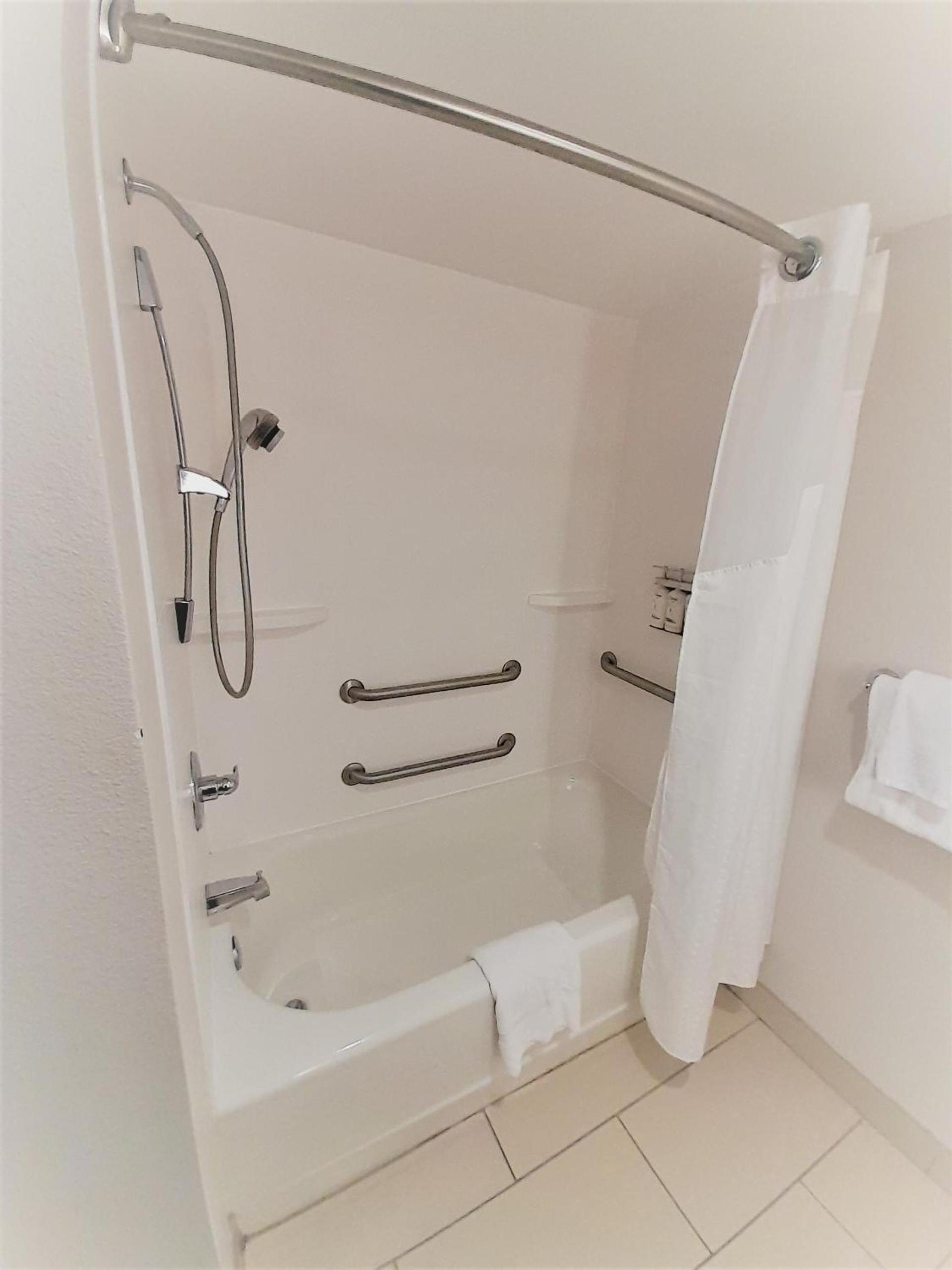 Holiday Inn Express Hotel & Suites Wake Forest - Raleigh North by IHG photo 9