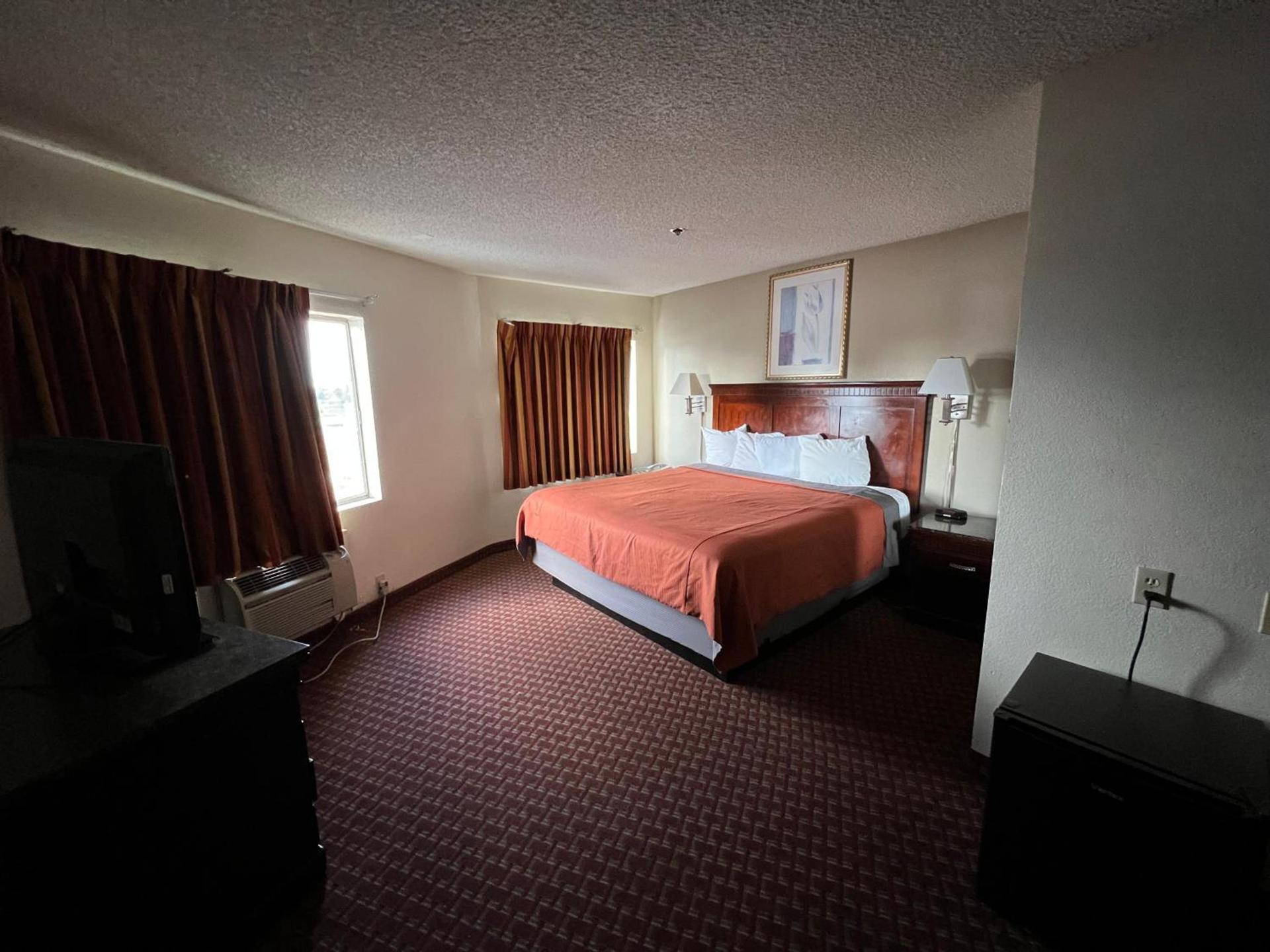 Days Inn & Suites by Wyndham Rancho Cordova photo 22