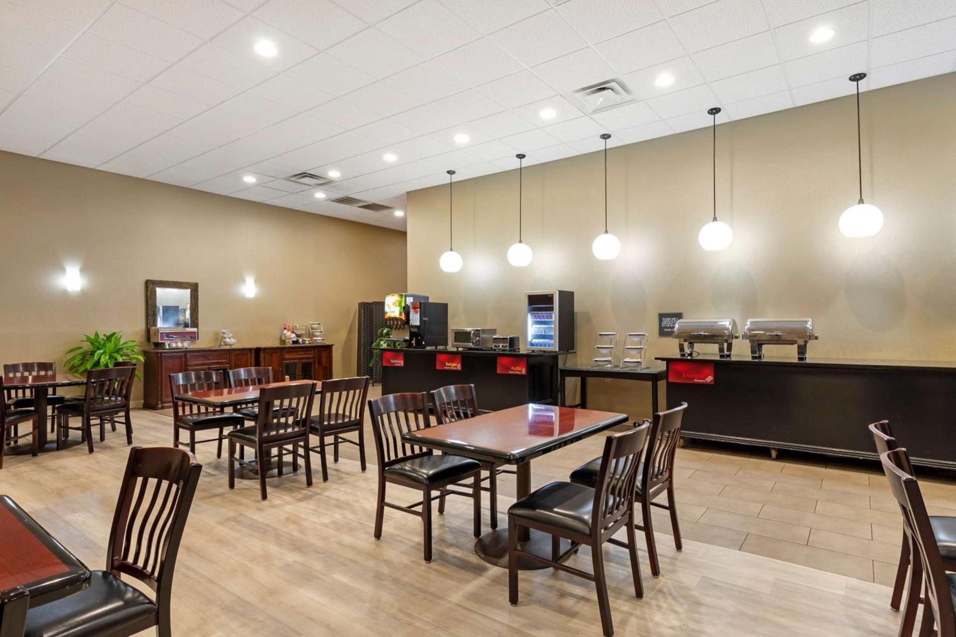 Best Western Plus Madison-Huntsville Hotel photo 10