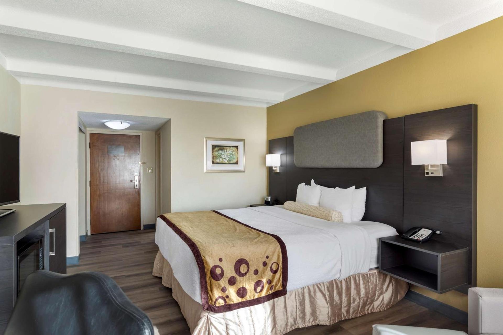 Best Western Plus Madison-Huntsville Hotel photo 14