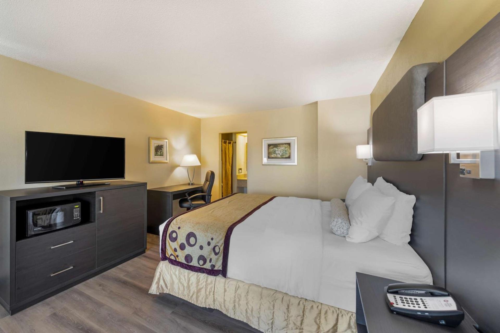 Best Western Plus Madison-Huntsville Hotel photo 19