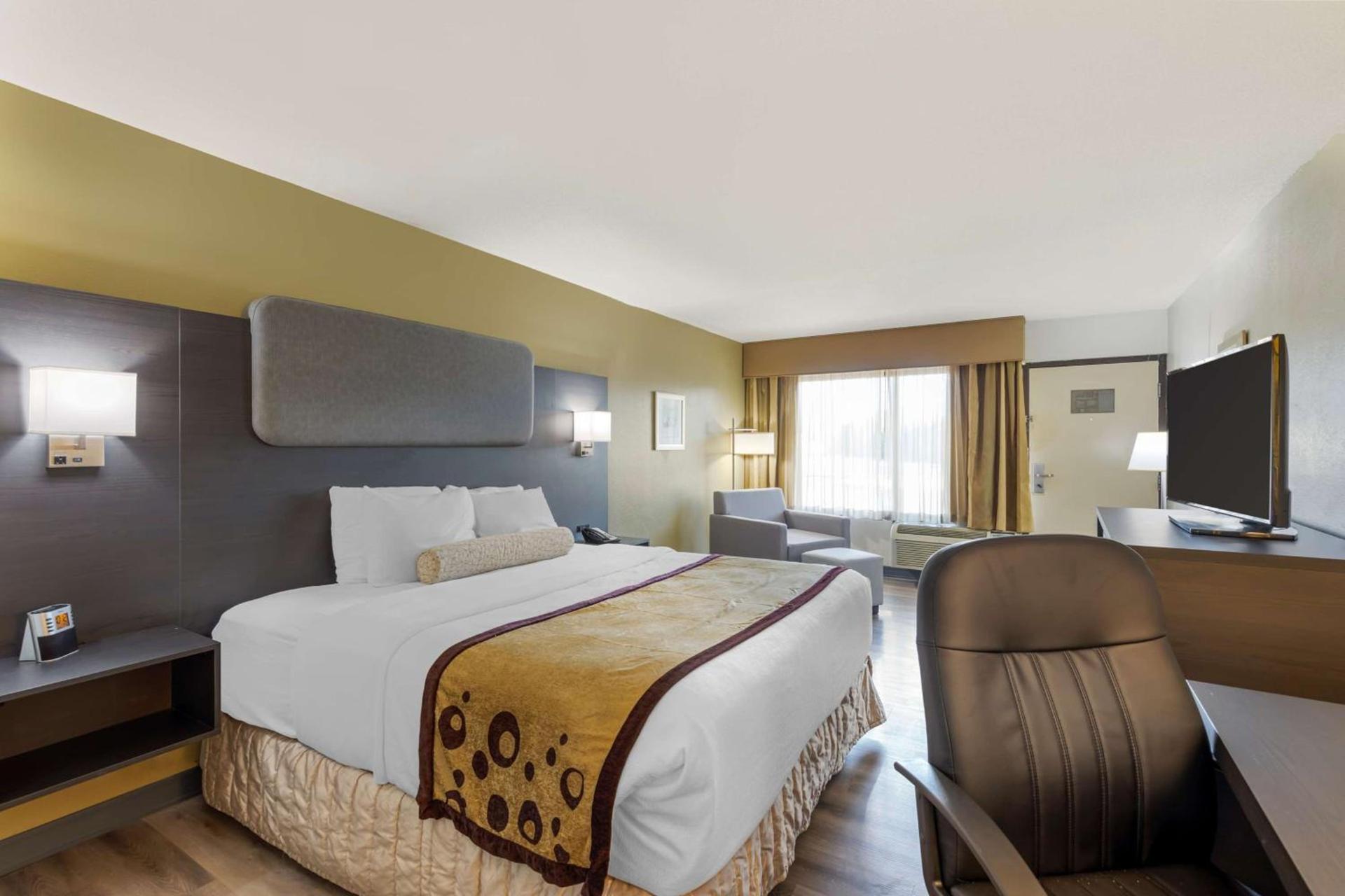 Best Western Plus Madison-Huntsville Hotel photo 8