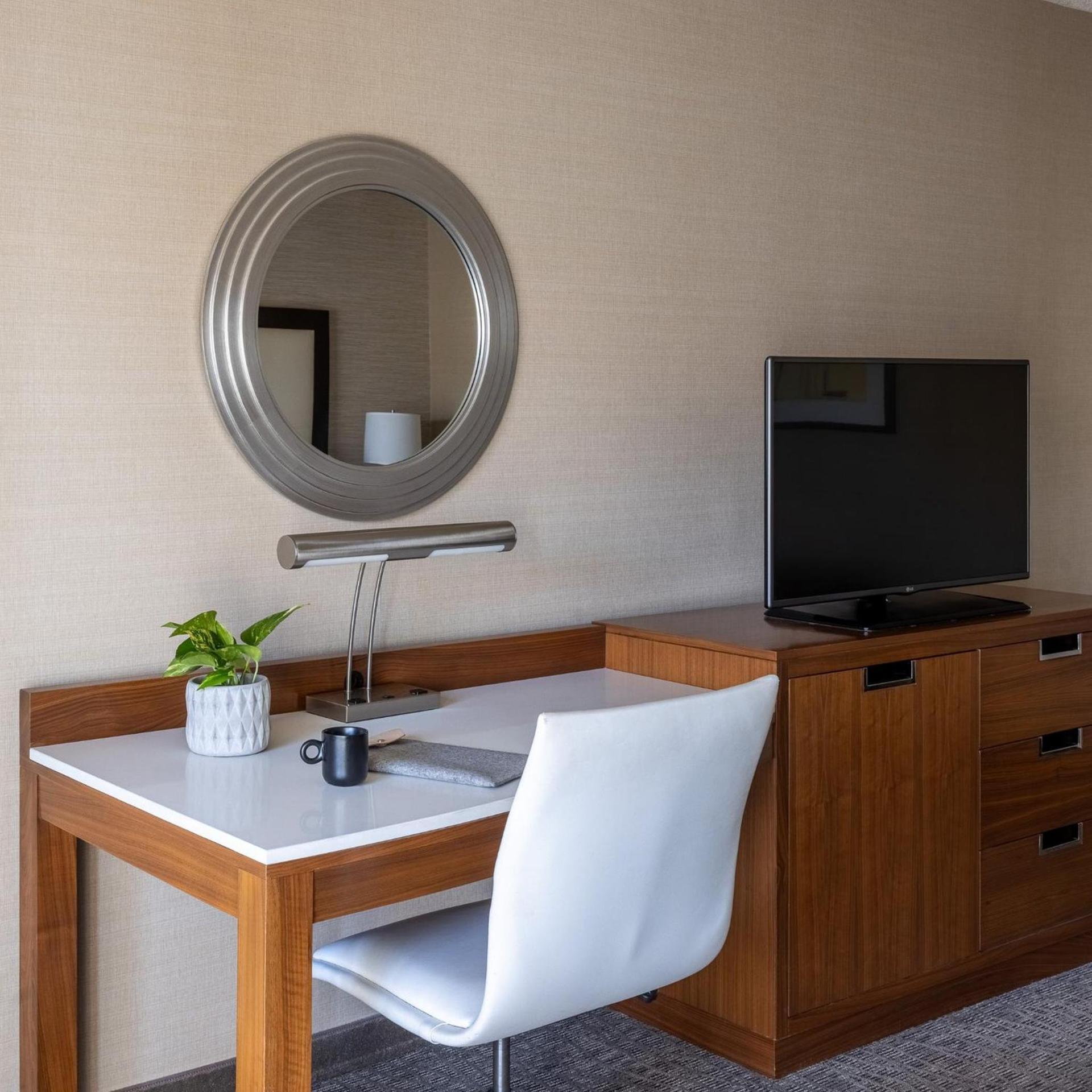 Crowne Plaza Phoenix - Chandler Golf Resort by IHG photo 5