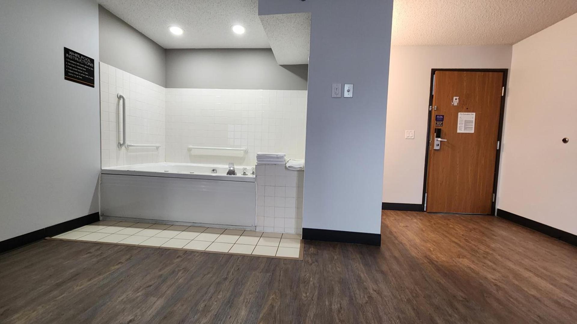 Motel 6-Kewanee, IL photo 4