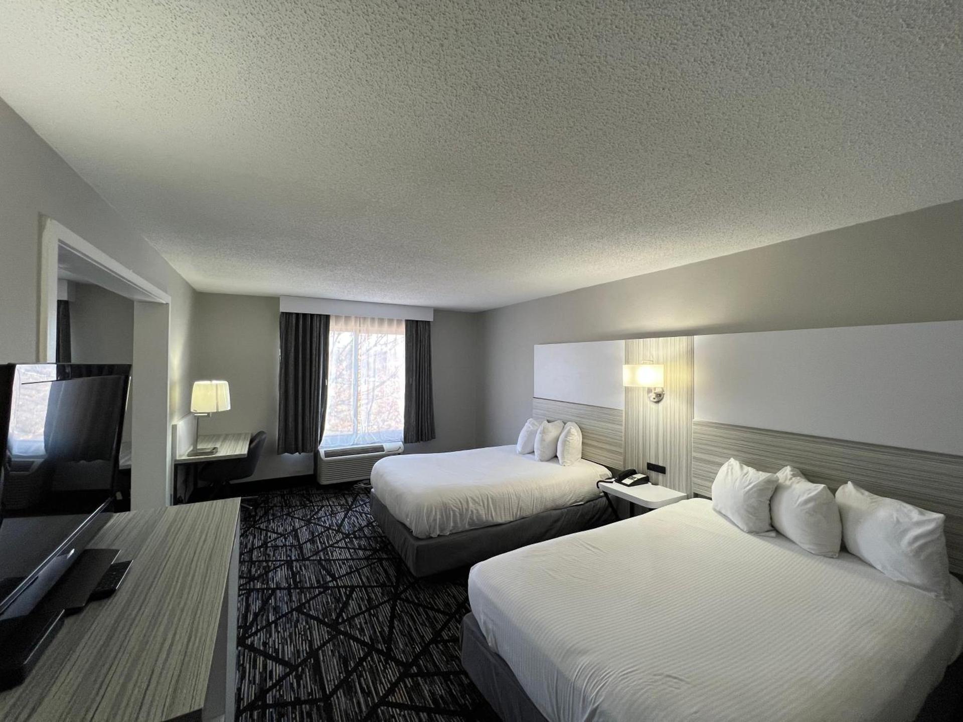 Baymont by Wyndham Peoria photo 37