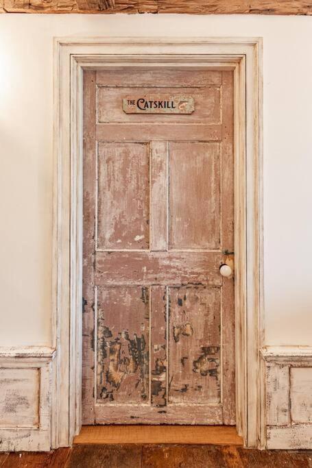 The Mohawk Valley House - 4 suite boutique hotel photo 7