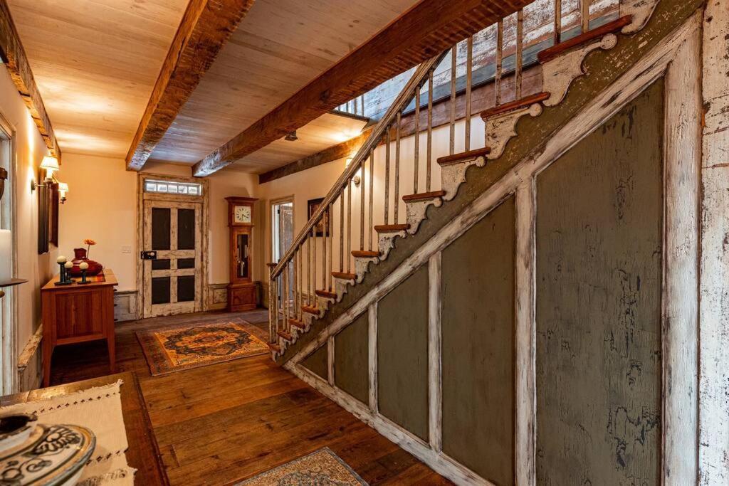 The Mohawk Valley House - 4 suite boutique hotel photo 8