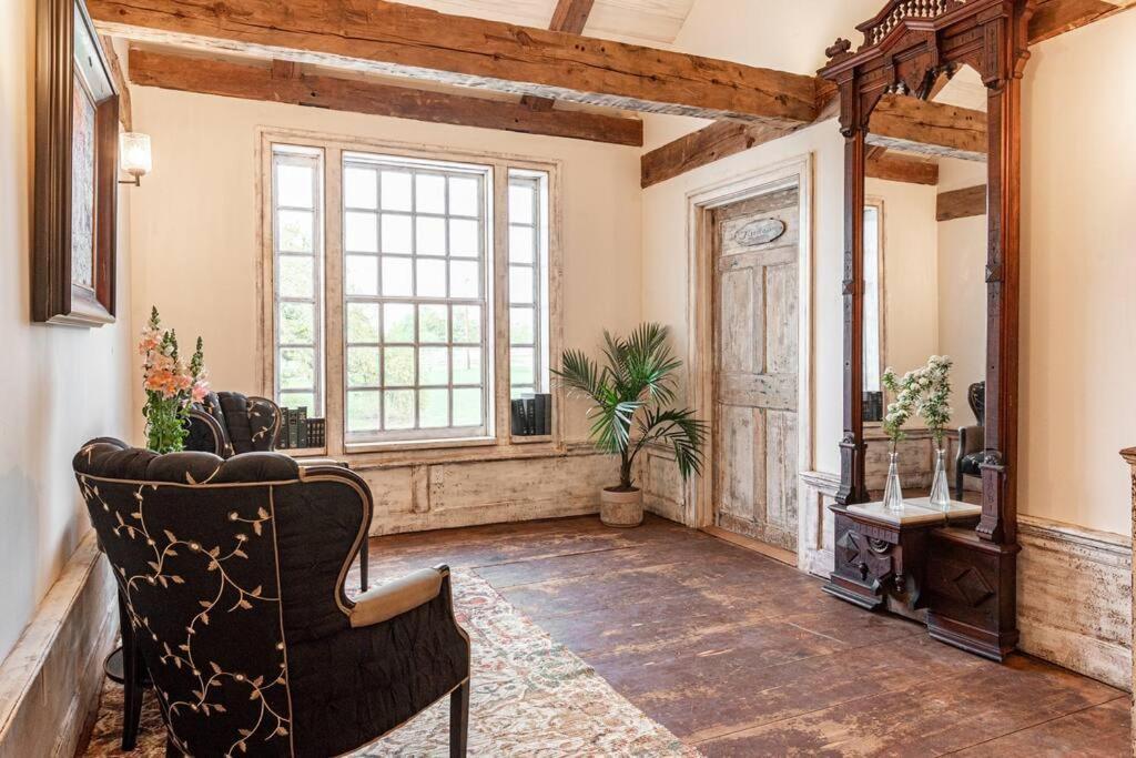 The Mohawk Valley House - 4 suite boutique hotel photo 9