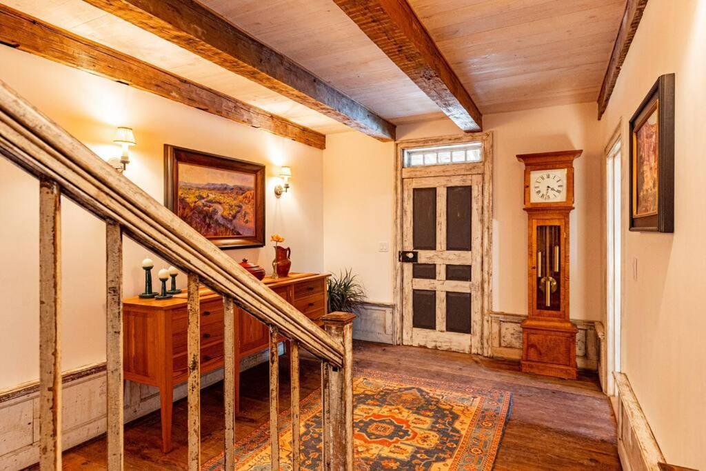 The Mohawk Valley House - 4 suite boutique hotel photo 11