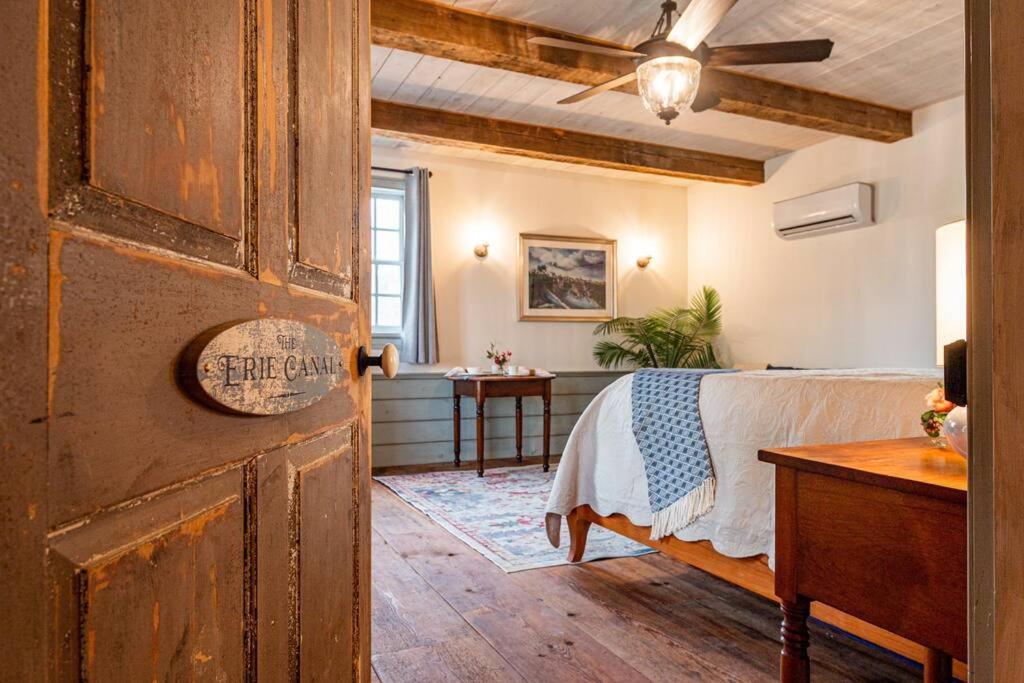 The Mohawk Valley House - 4 suite boutique hotel photo 17
