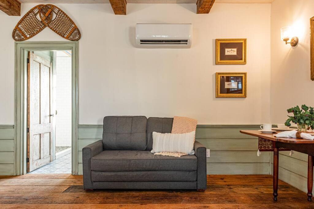 The Mohawk Valley House - 4 suite boutique hotel photo 21