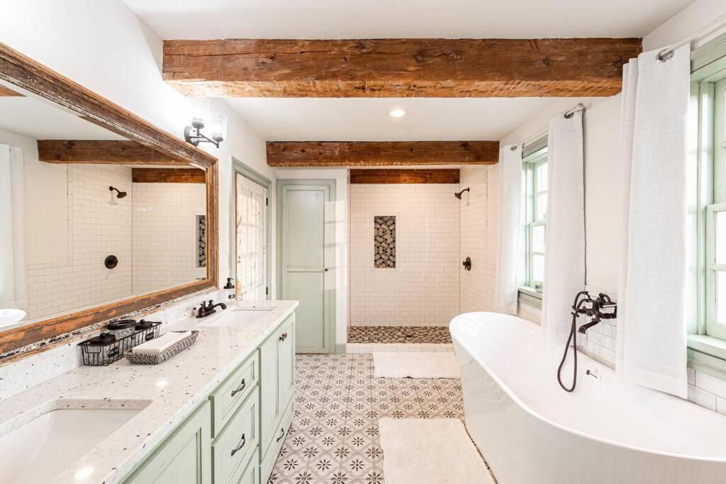 The Mohawk Valley House - 4 suite boutique hotel photo 22