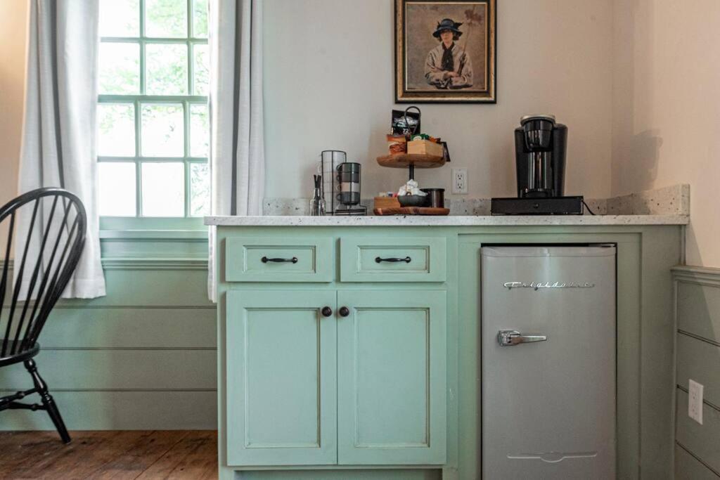 The Mohawk Valley House - 4 suite boutique hotel photo 29