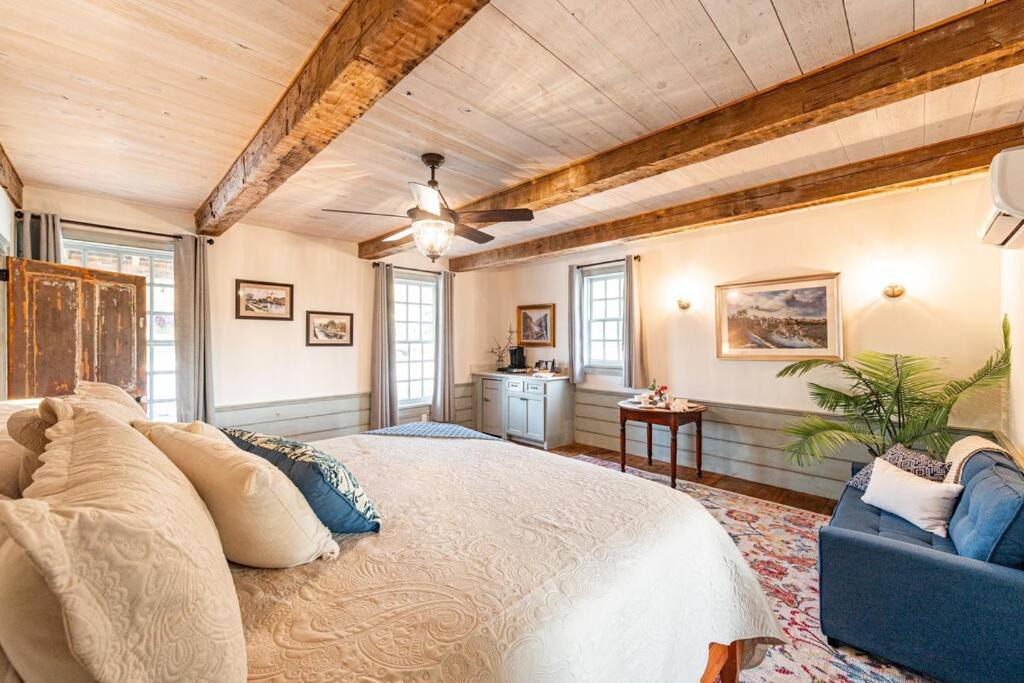 The Mohawk Valley House - 4 suite boutique hotel photo 33