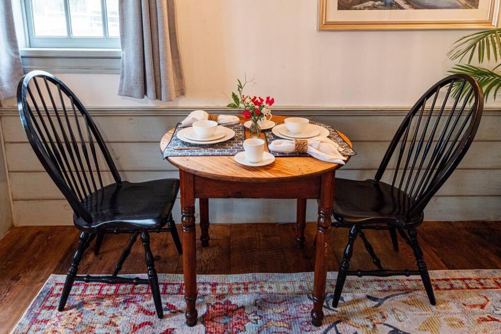 The Mohawk Valley House - 4 suite boutique hotel photo 38