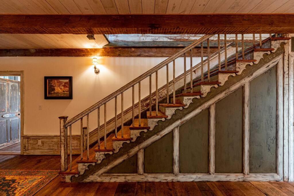 The Mohawk Valley House - 4 suite boutique hotel photo 50