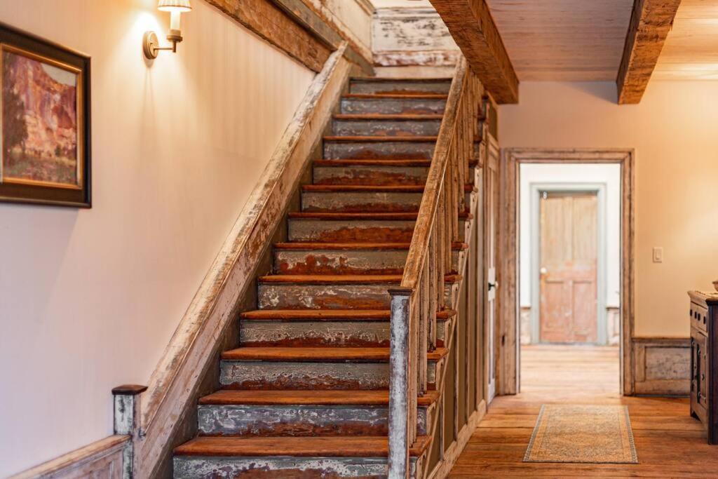 The Mohawk Valley House - 4 suite boutique hotel photo 53