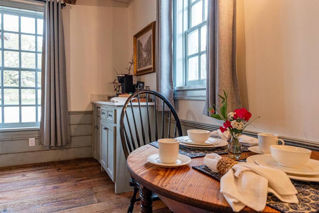 The Mohawk Valley House - 4 suite boutique hotel photo 55