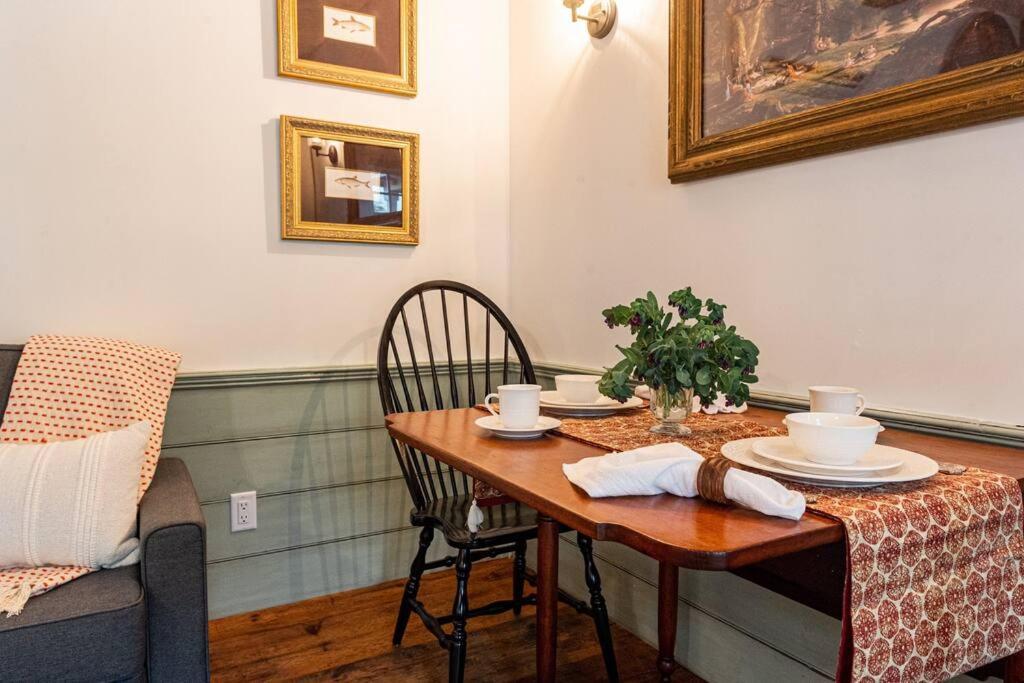 The Mohawk Valley House - 4 suite boutique hotel photo 61