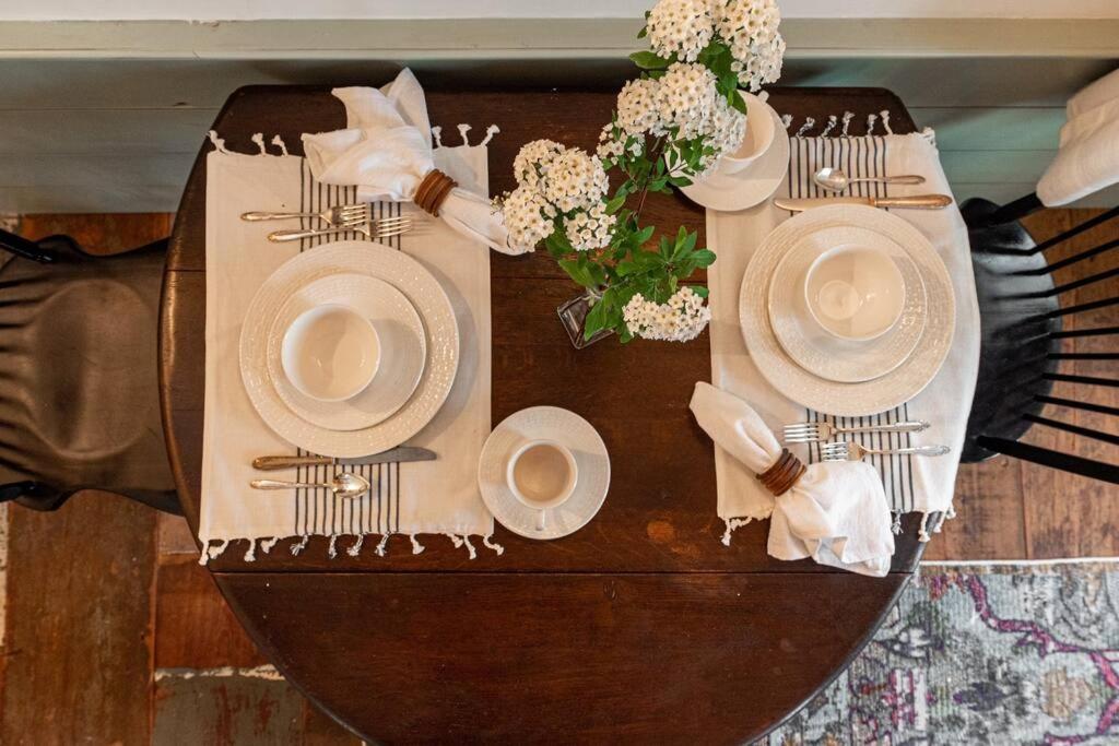 The Mohawk Valley House - 4 suite boutique hotel photo 63