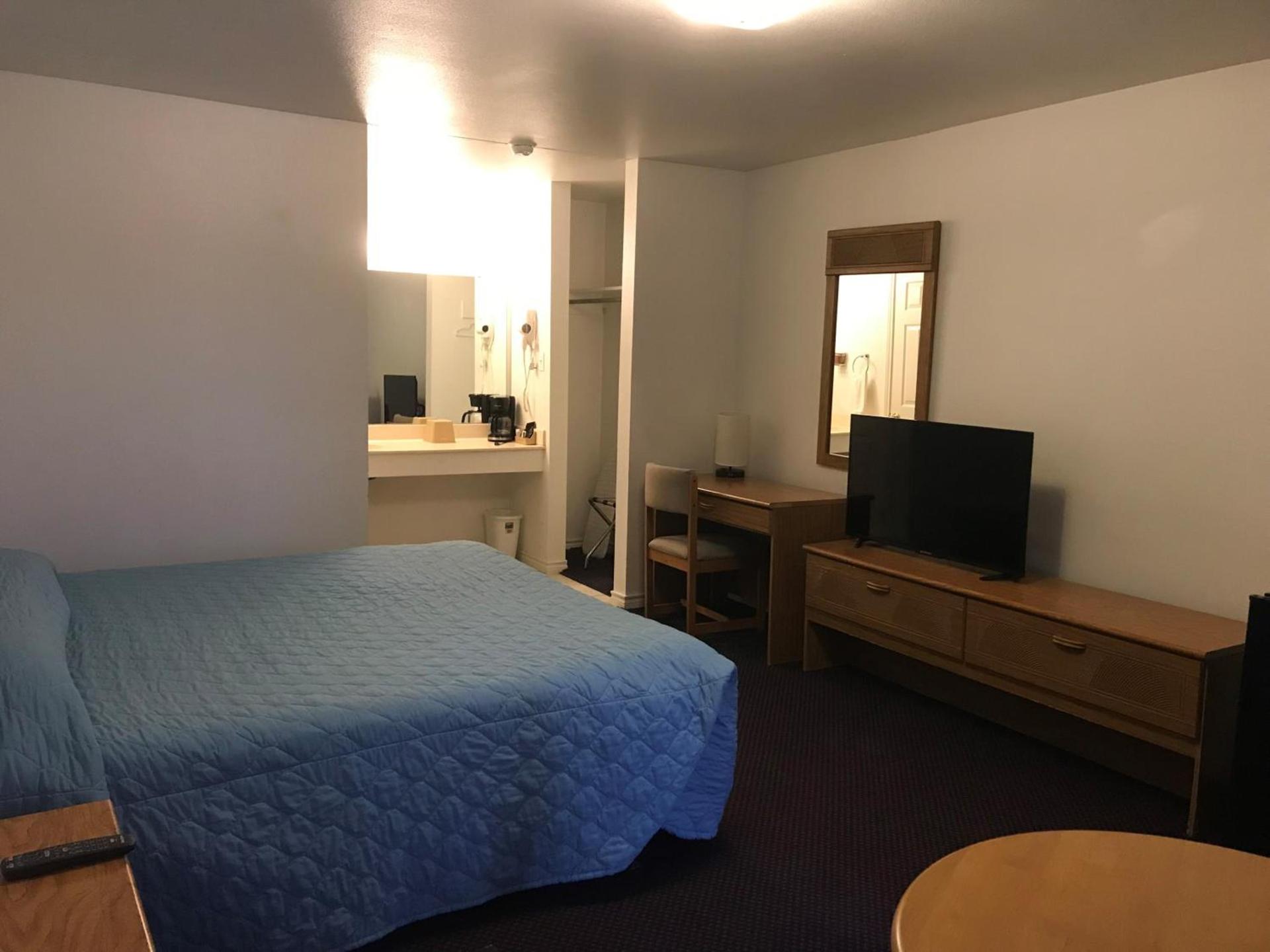 Luxury Inn photo 17