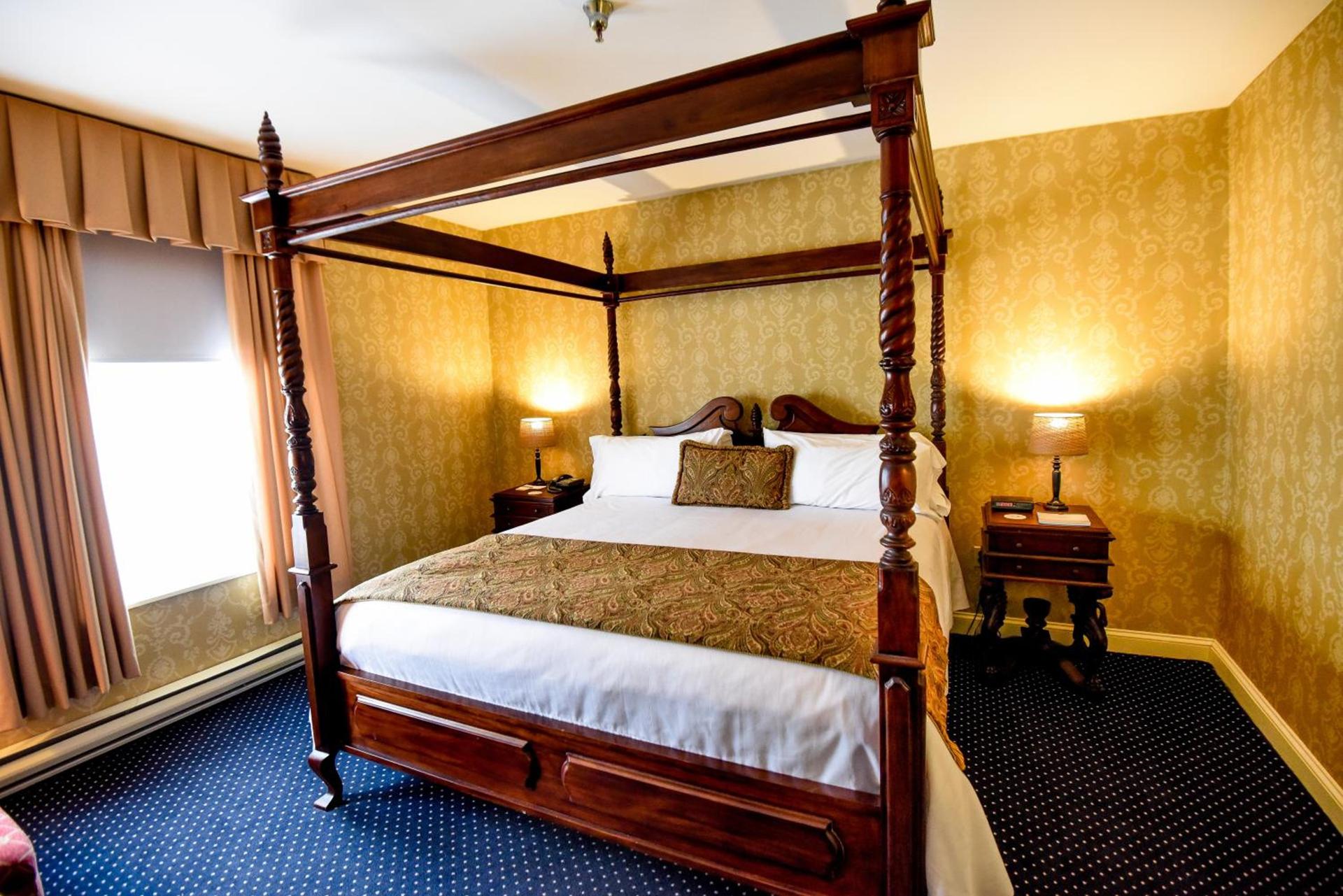 The Inn at Saratoga photo 14