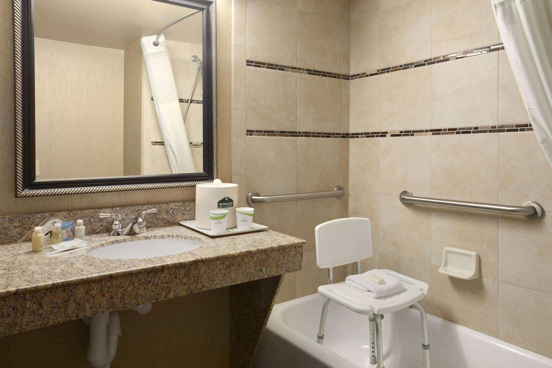 Wingate by Wyndham Little Rock photo 5