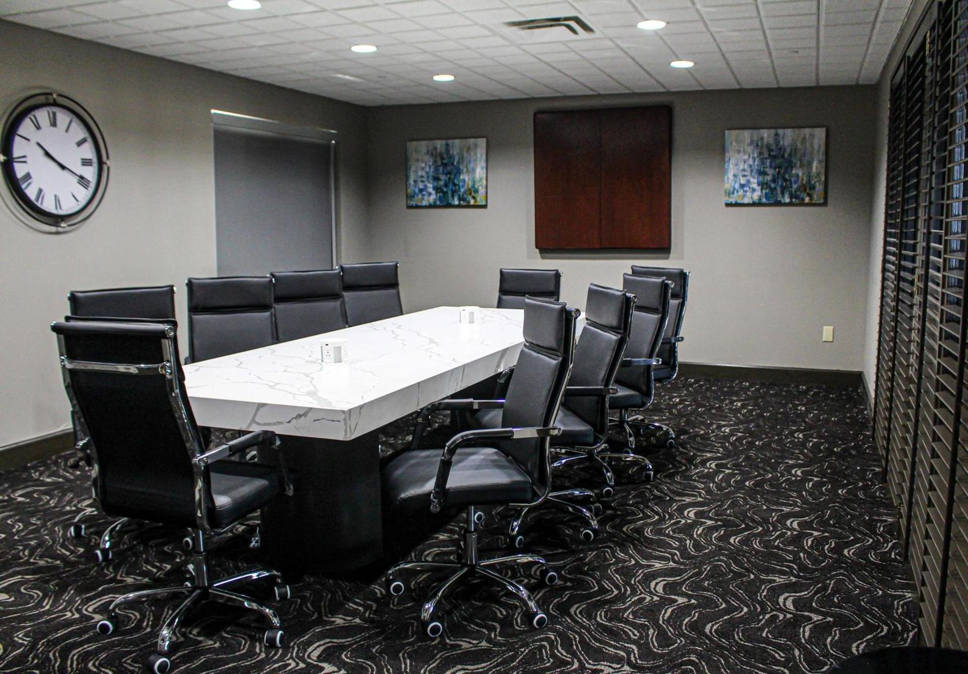 Wingate by Wyndham Little Rock photo 2