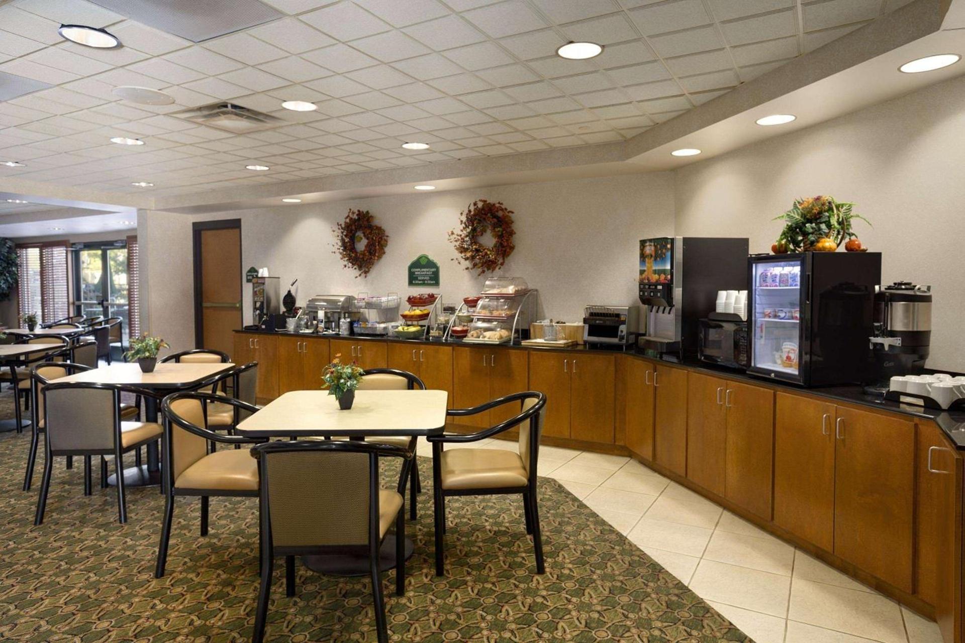 Wingate by Wyndham Little Rock photo 8