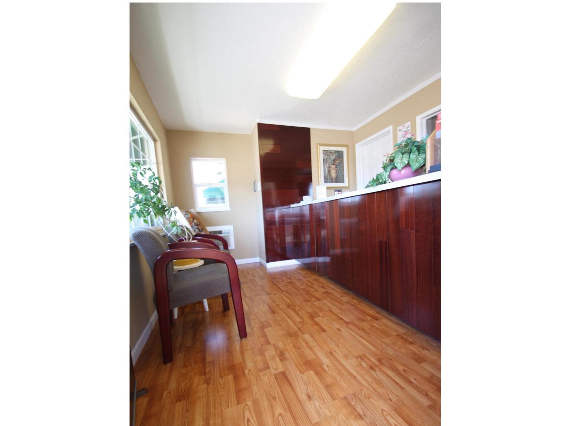 Redwood Inn photo 38