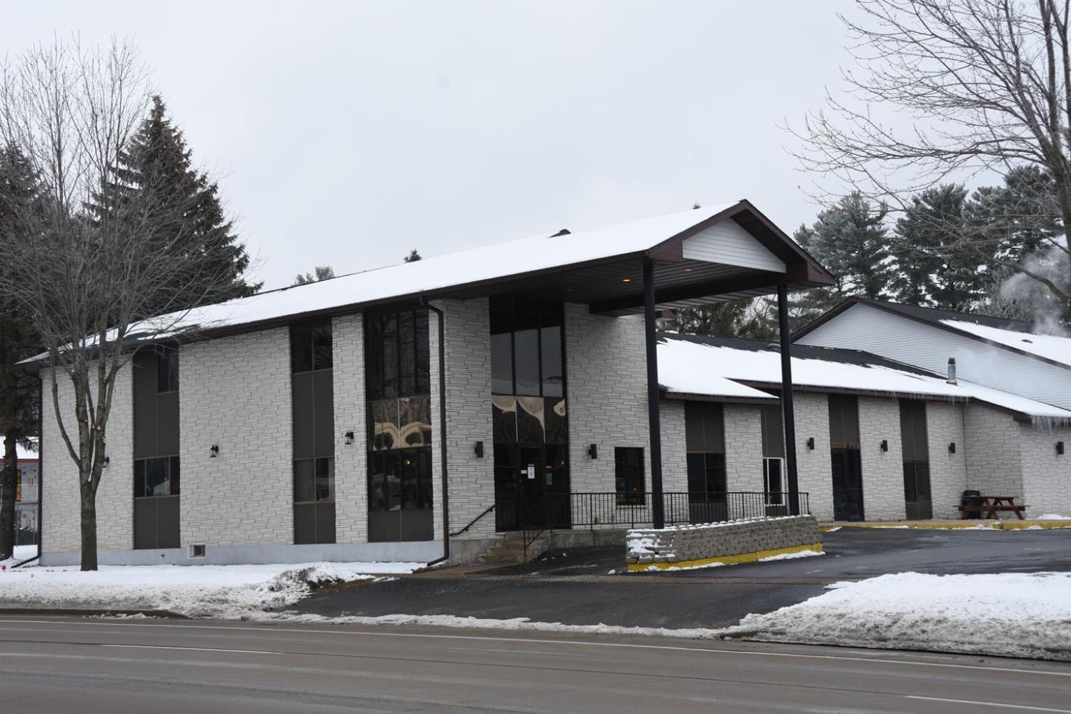 Woodside Dells Hotel & Suites photo 1