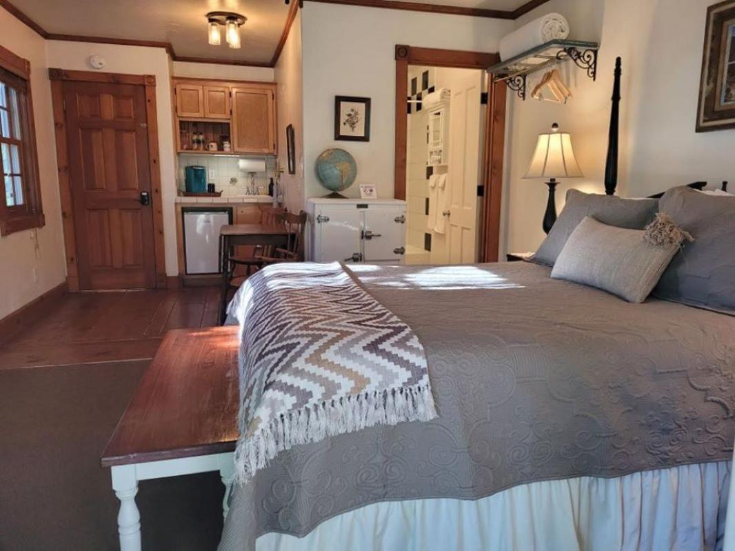 Oak Hill Inn photo 6