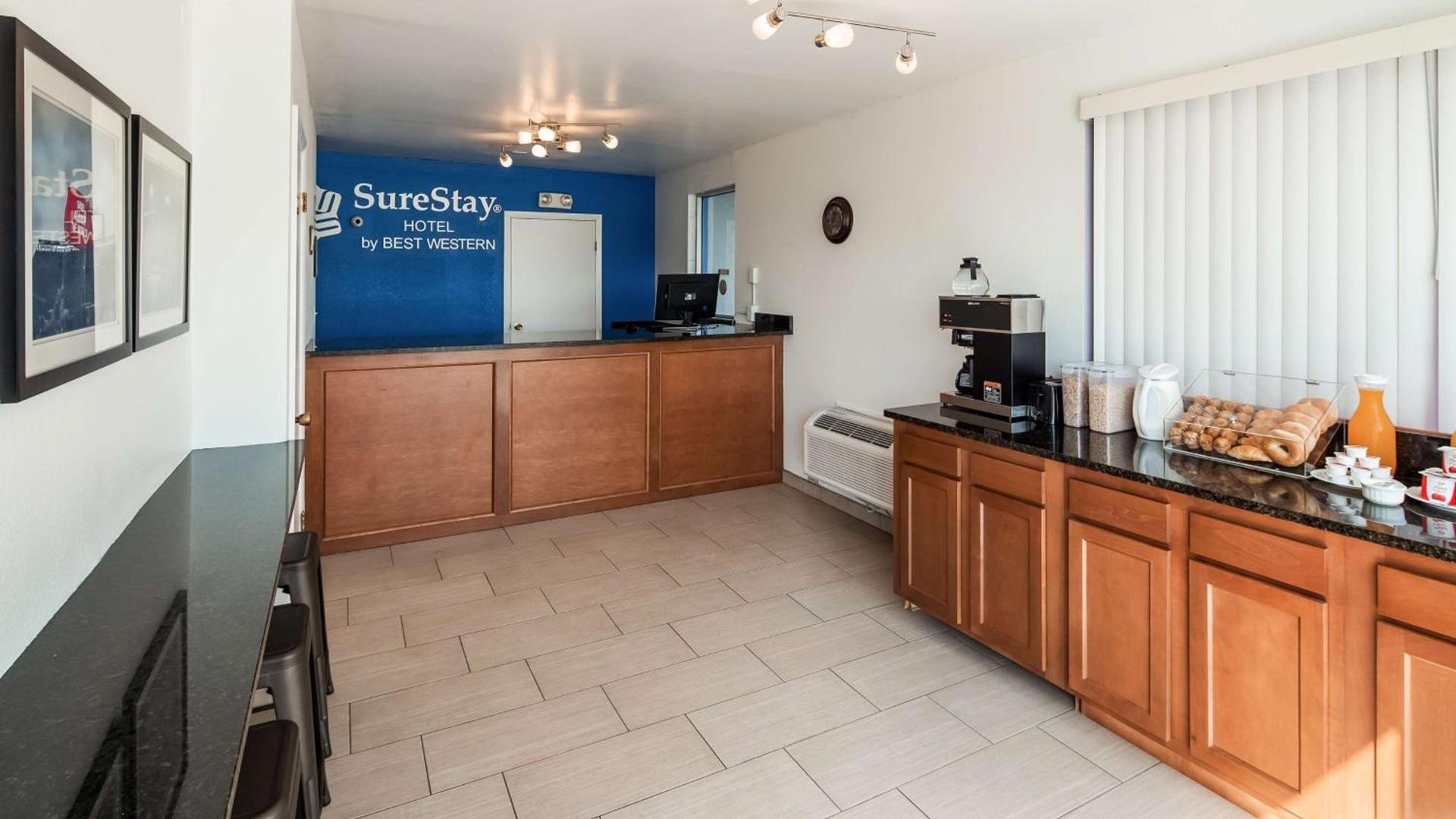 SureStay Hotel by Best Western Findlay photo 2