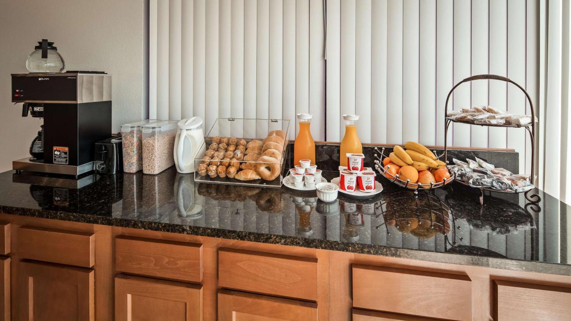 SureStay Hotel by Best Western Findlay photo 20