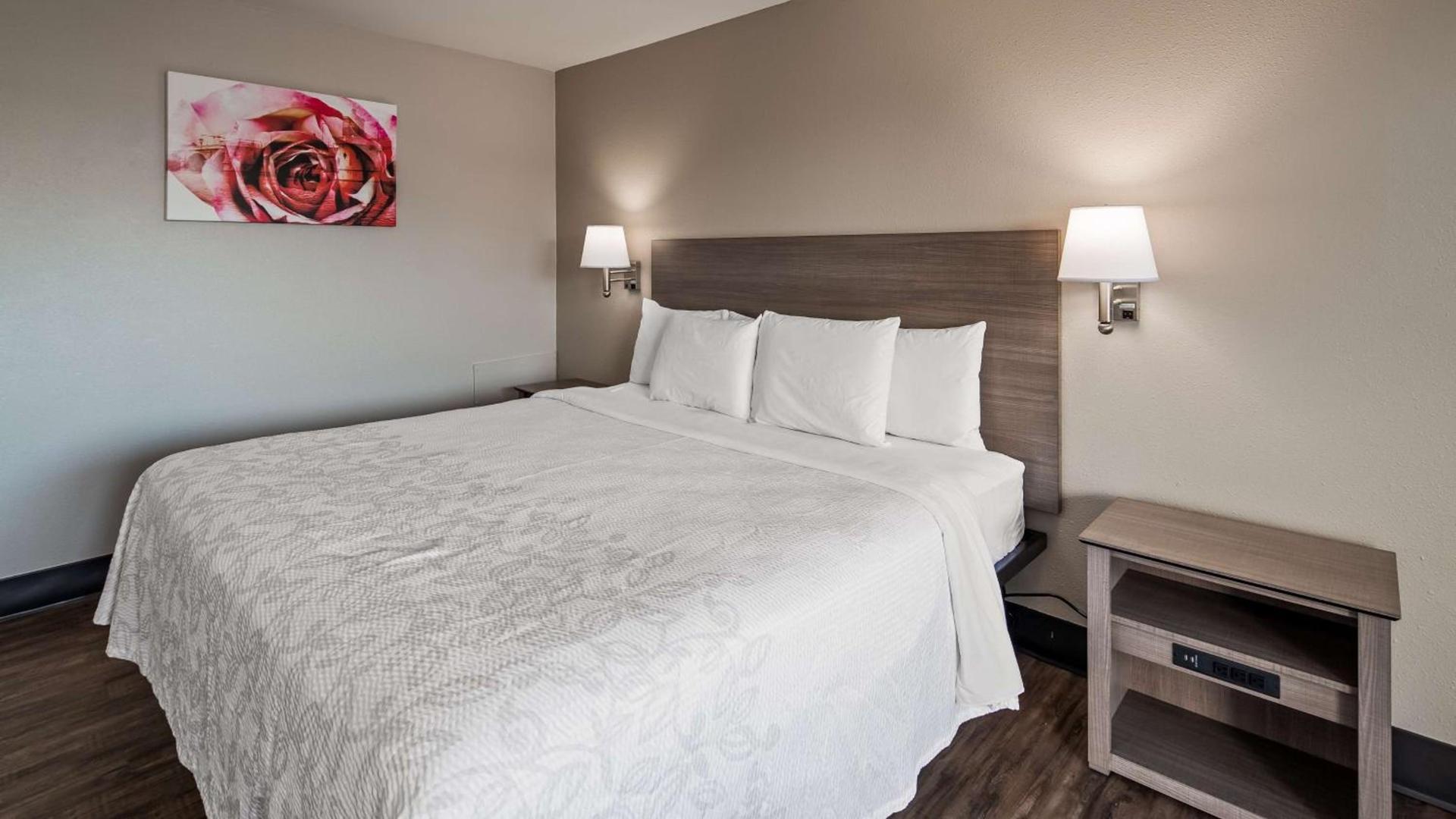 SureStay Hotel by Best Western Findlay photo 7