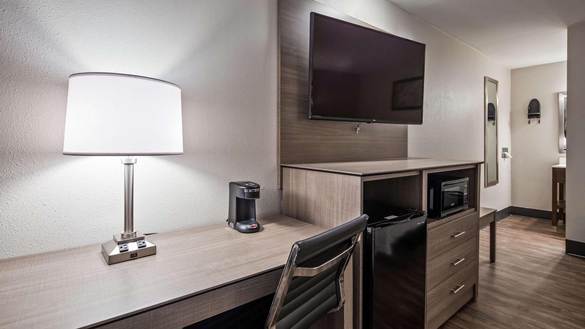SureStay Hotel by Best Western Findlay photo 8