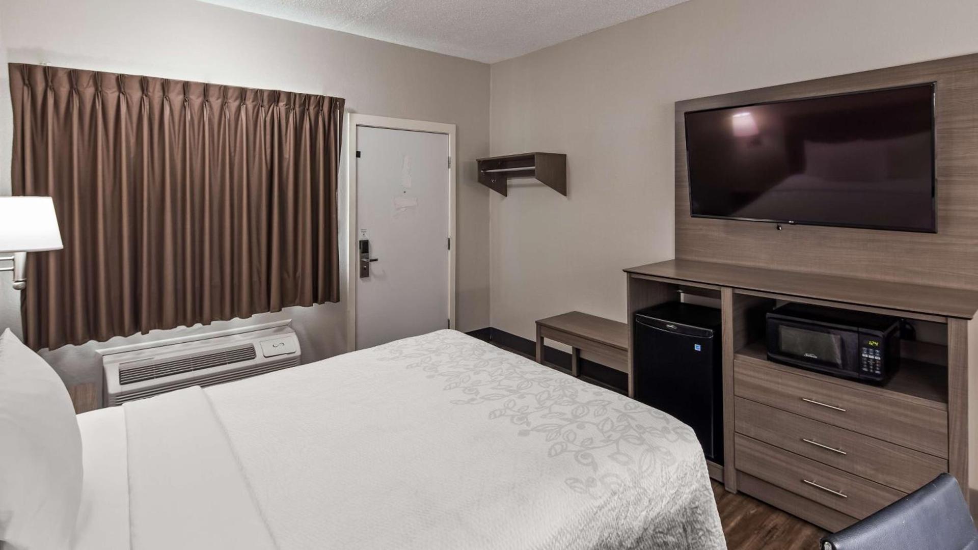 SureStay Hotel by Best Western Findlay photo 9